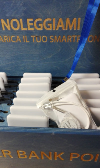 KIT POWER BANK + BUSTINA E LACCIO 3